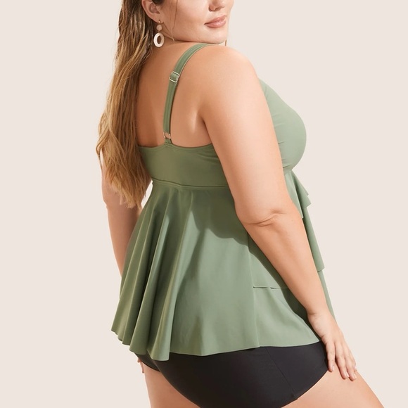 BloomChic Plus Size 2XL Knotted Front Ruffle Tiered Tankini Top us18-20 - Picture 2 of 7